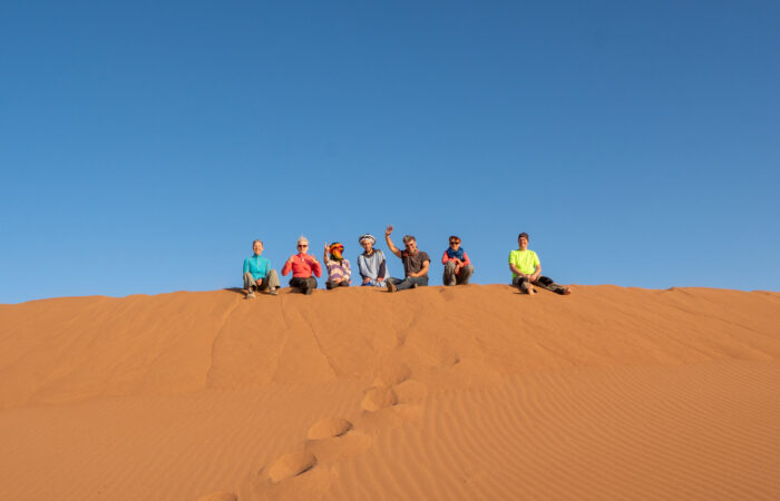 Sahara-Trekking: Steinwüste und Dünen